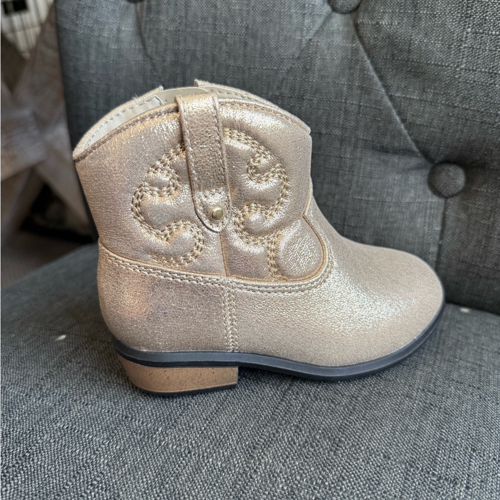 Gold Cowboy boots size 7 toddler Cat & Jack